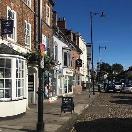 White House Barn, Near / Stockton-on-tees * Yarm